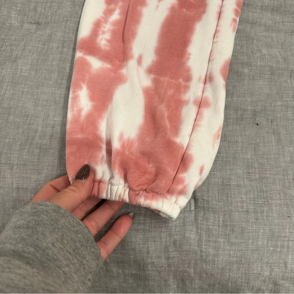 Loft Tie-Dye Lounge Set - Pink and White - Picture 6 of 14